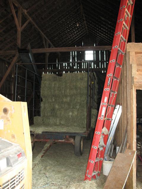 Corbett's Farm straw barn3